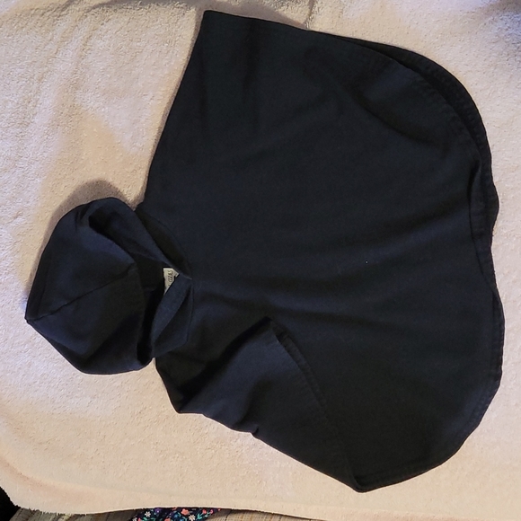 Black poncho and cat pants - Picture 3 of 3